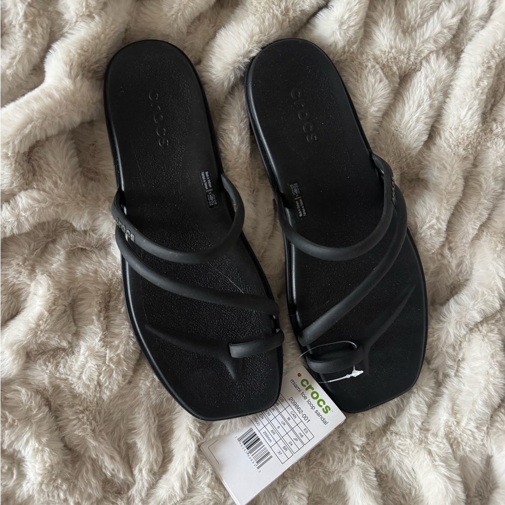 CROCS Women's Black Strappy Sandals